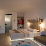 Semesterbostad Myrsini's Luxury Merchia *