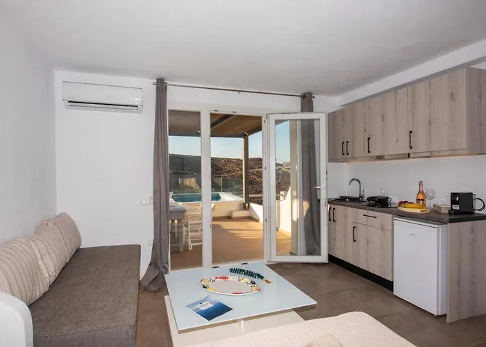 Myrsini's Luxury Merchia Feriehus *