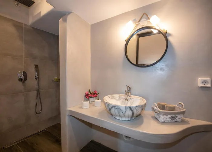 Myrsini's Luxury Merchia * Καλαφάτη