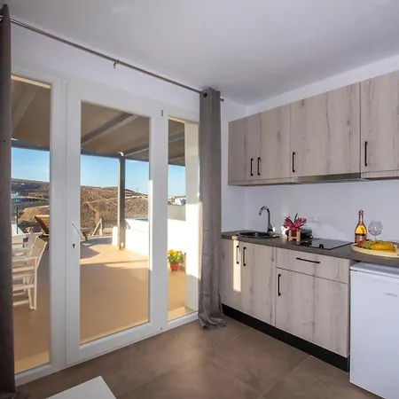 Myrsini's Luxury Merchia Калафатис